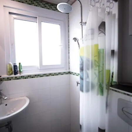 Cozy 1 Bedroom In 14th Apartment