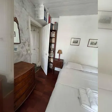 Cozy 1 Bedroom In 14th Appartement Parijs